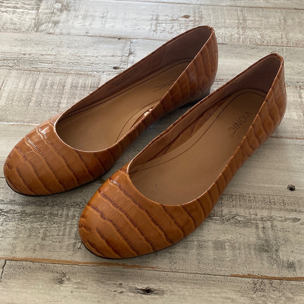 Vionic flats
